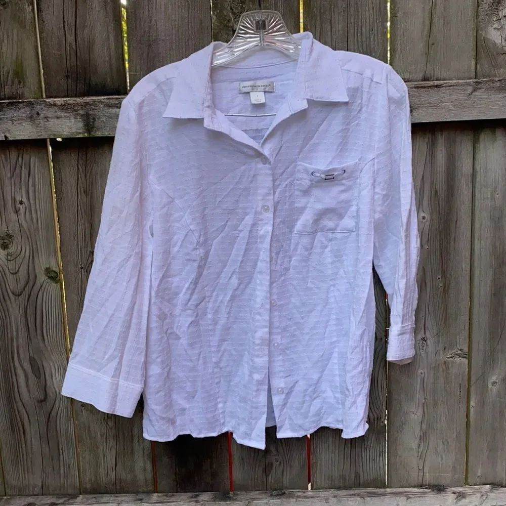 Christopher & Banks White button Down Top sz. S